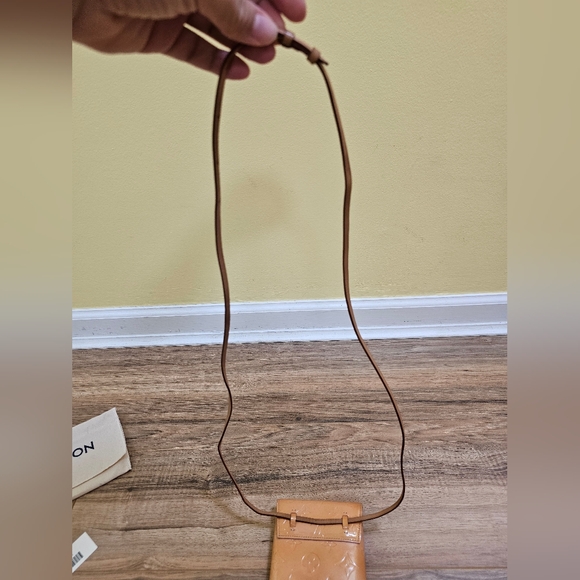 Louis Vuitton Monogram Vernis Walker Rose Wallet Bag - Picture 14 of 17